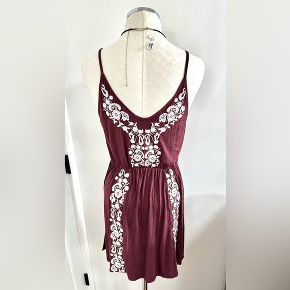 POL Embroidered Dress - Picture 8 of 8